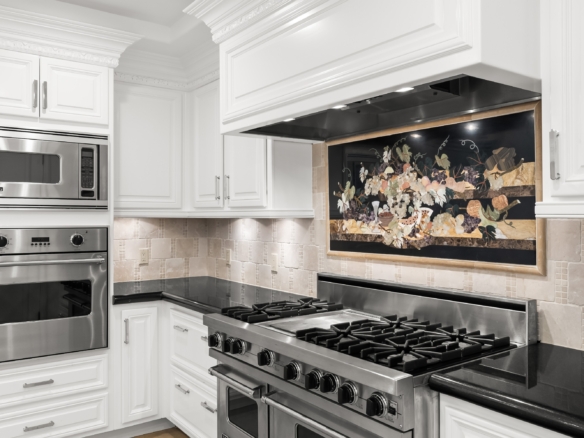 Upscale Las Vegas kitchen with stainless Viking range