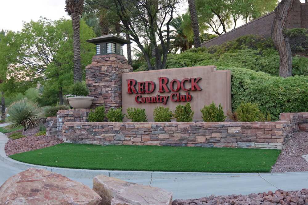 Red Rock Country Club entrance in Summerlin, Las Vegas, a guard-gated Arnold Palmer golf community with homes for sale